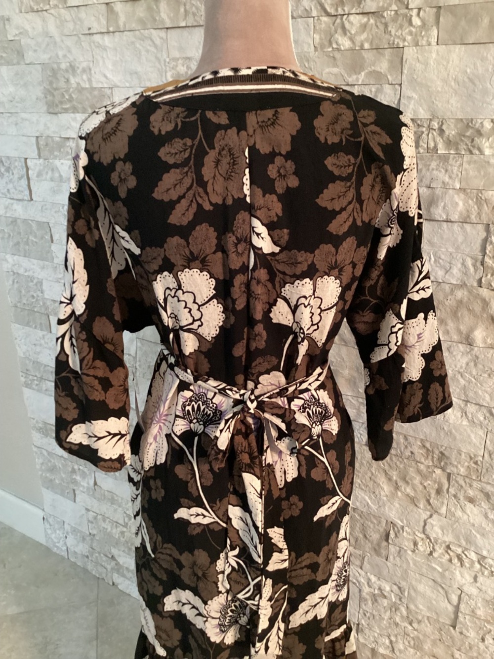 Sofia by Sofia Vergara Tie-Back Dress with Wide Sleeves (NWT) - Picture 9 of 13
